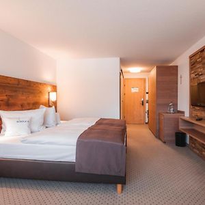 Standard Zimmer mit Kingsize-Bett